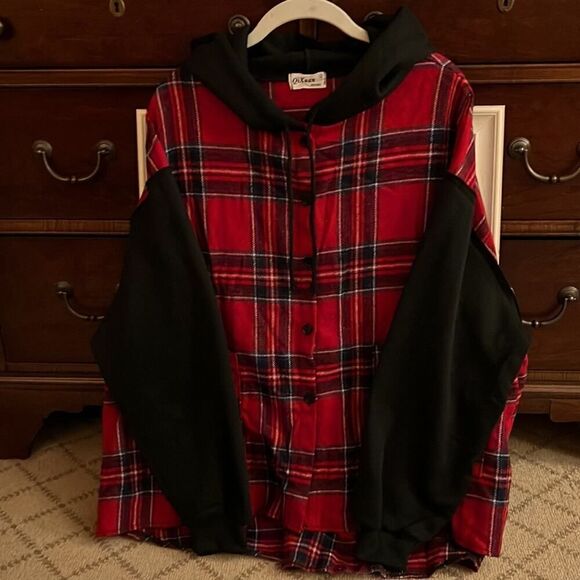 Plaid button down Shacket w black sweatshirt sleeves and hood NWOT L - Picture 1 of 11